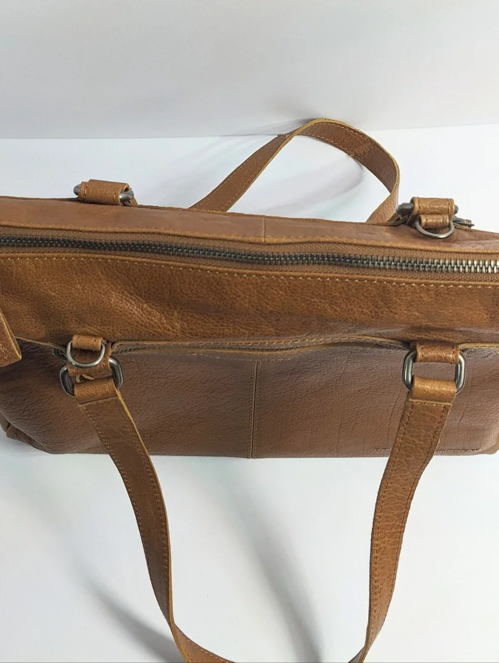 Spikes & Sparrow Padded Leather Laptop Commuter Conv Crossbody, Brandy Cognac